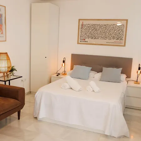 El Atico De Osario 5 Con Terraza - Great Location Oda ve Kahvaltı