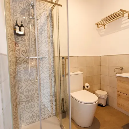 El Atico De Osario 5 Con Terraza - Great Location Oda ve Kahvaltı