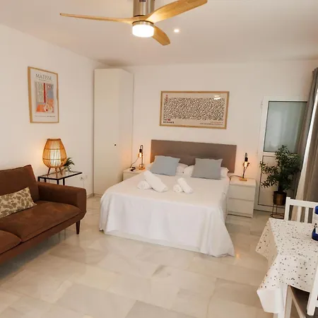 El Atico De Osario 5 Con Terraza - Great Location Oda ve Kahvaltı 4*