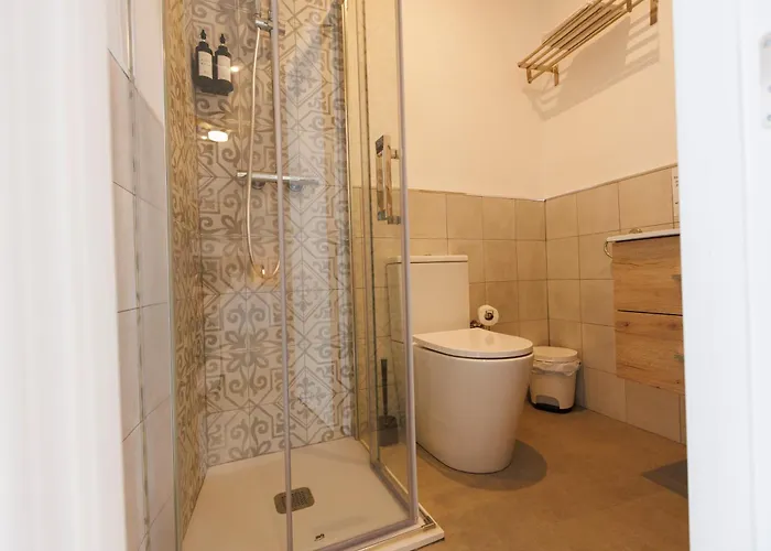 El Atico De Osario 5 Con Terraza - Great Location Nocleg ze śniadaniem 4*