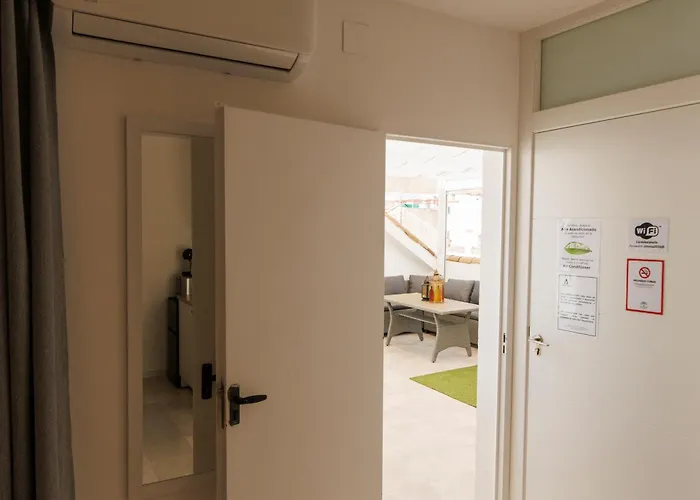 El Atico De Osario 5 Con Terraza - Great Location Bed & Breakfast 4*